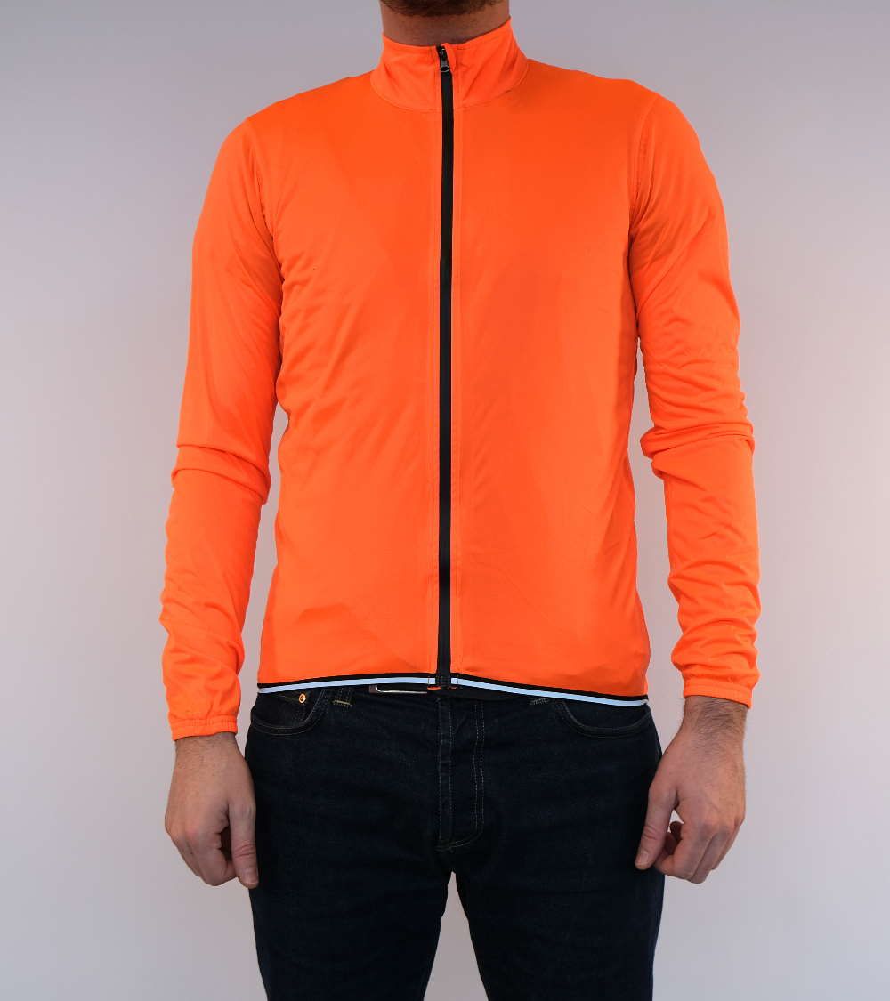 Elastic and breathable jacket Windproof (rainproof) with waterproof zipper. 